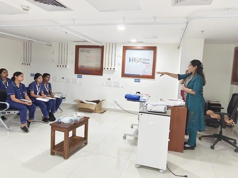 Photos of Dr. Shalini Agarwal : RB diagnostic 1