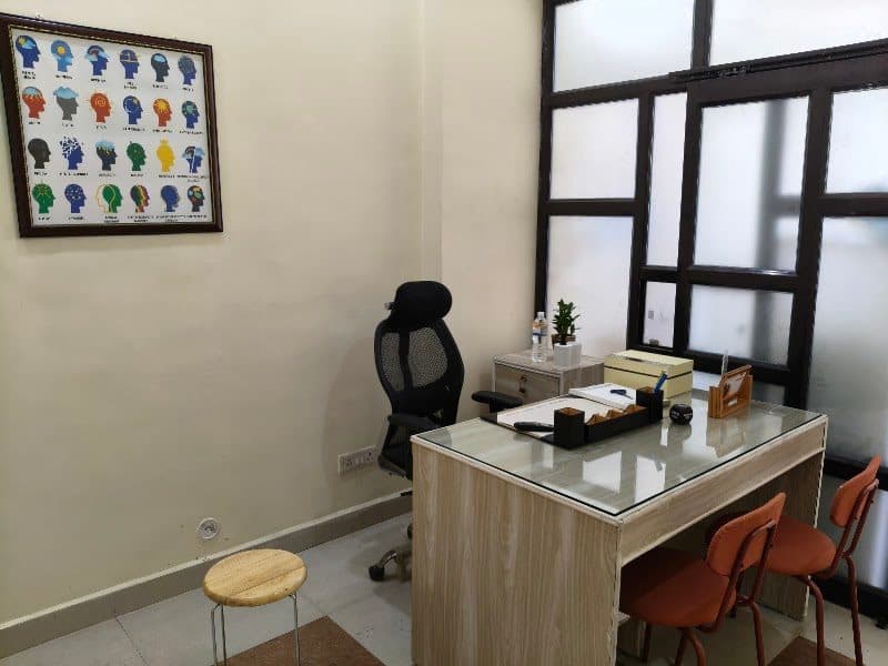 Photos of Dr Zeeshan Anwar - NEURO MIND CLINIC 2