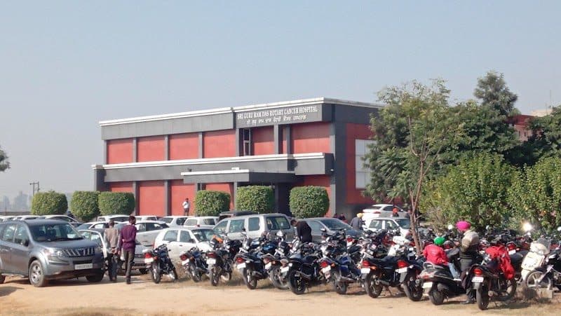 Photos of Sri Guru Ram Das Rotary Cancer Hospital 1