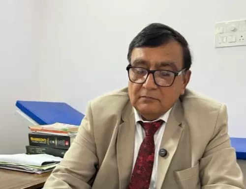 Dr. Arun Kumar Bhatt - Gastrologist / Gastroenterologist in Lucknow