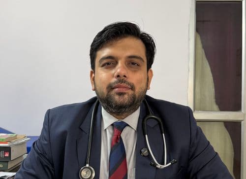Dr. Divyansh Bhatt - Gastrologist / Gastroenterologist in Lucknow