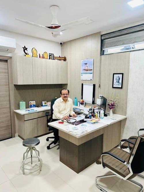 Dr. Rishabh Gupta Gastroenterologist - Gastrologist / Gastroenterologist in Gorakhpur
