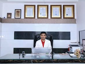 Dr. Himanshu Yadav - Gastrologist / Gastroenterologist in Agra