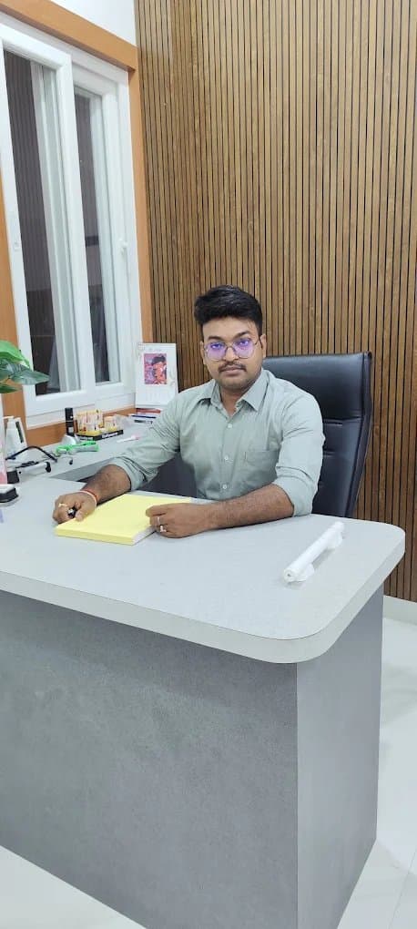 Dr. Naveen Maurya Dr. Naveen Maurya - Dermatologist in Gorakhpur