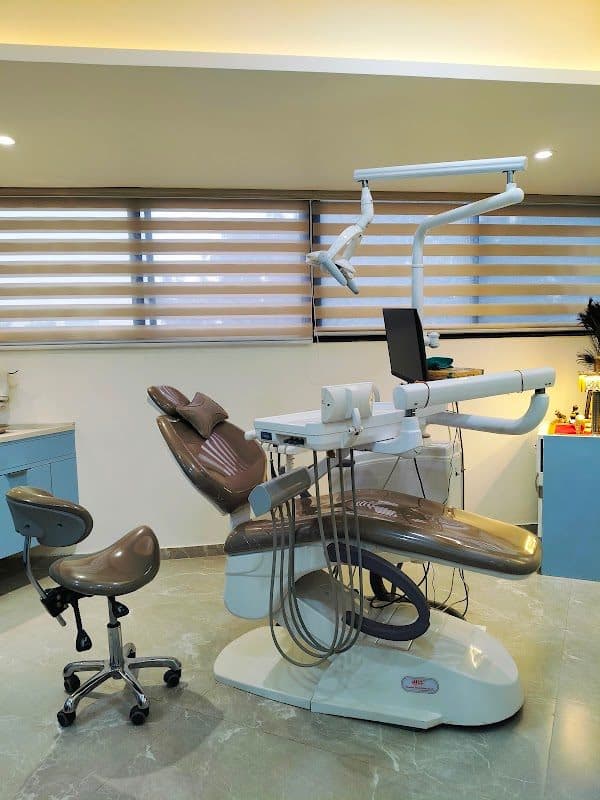 ✅ 𝗩𝗶𝘀𝗵𝗮𝗹'𝘀 𝗗𝗲𝗻𝘁𝗼𝘀𝗰𝗼𝗽𝗲 𝗗𝗲𝗻𝘁𝗮𝗹 𝗖𝗹𝗶𝗻𝗶𝗰 - Implant Centre/Root Canal/Dental Clinic/Best Dentist in Jalgaon ✅ 𝗩𝗶𝘀𝗵𝗮𝗹'𝘀 𝗗𝗲𝗻𝘁𝗼𝘀𝗰𝗼𝗽𝗲 𝗗𝗲𝗻𝘁𝗮𝗹 𝗖𝗹𝗶𝗻𝗶𝗰 - Implant Centre/Root Canal/Dental Clinic/Best Dentist in Jalgaon