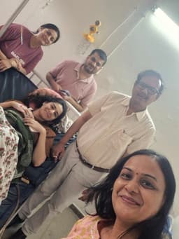 DR. SANTOSH KUMAR Urologist,Uro-oncologist. Andrologist , Robotic and kidney Transplant surgeon DR. SANTOSH KUMAR Urologist,Uro-oncologist. Andrologist , Robotic and kidney Transplant surgeon
