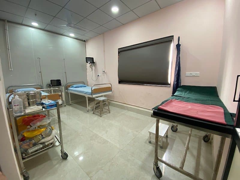 MADHAV HOSPITAL DR.BHARGAV DESAI (M.S.ORTHOPAEDIC,FIJS,DIFM) MADHAV HOSPITAL DR.BHARGAV DESAI (M.S.ORTHOPAEDIC,FIJS,DIFM)