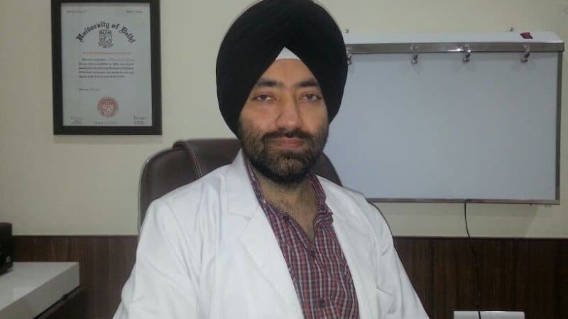 Dr Ravneet Singh Grover Dr Ravneet Singh Grover - Pulmonologist in Amritsar
