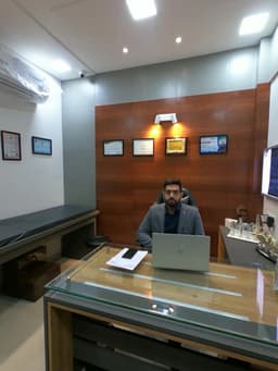 Dr. Aditya Narula Dr. Aditya Narula