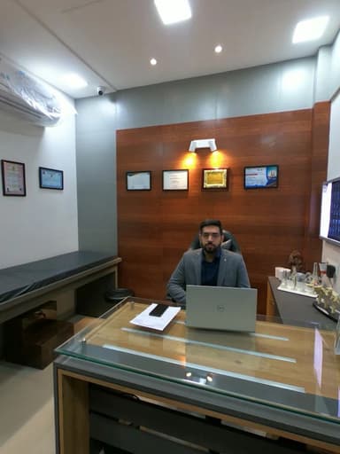 Dr. Aditya Narula Dr. Aditya Narula