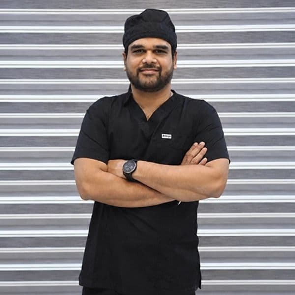 Dr. Vignesh Natarajan Dr. Vignesh Natarajan - Prosthodontist and Implantologist in Chennai