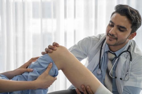Causes of Swelling in One Leg: When to Worry?