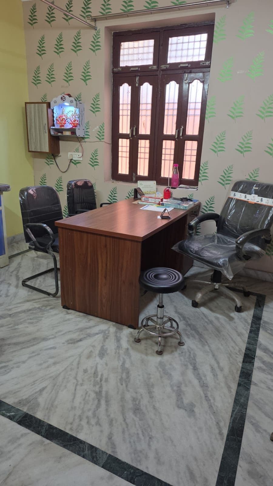Consultation Room - A private and well-equipped consultation space for detailed medical evaluation and discussion. Consultation Room - A private and well-equipped consultation space for detailed medical evaluation and discussion.